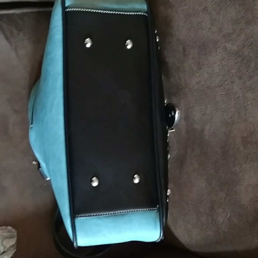 Handbag - Picture 3 of 8